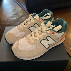 GIRLS NEW BALANCE